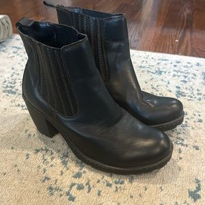 B.O.C. Born Pull on Leather Booties women’s 9, euro 40.5